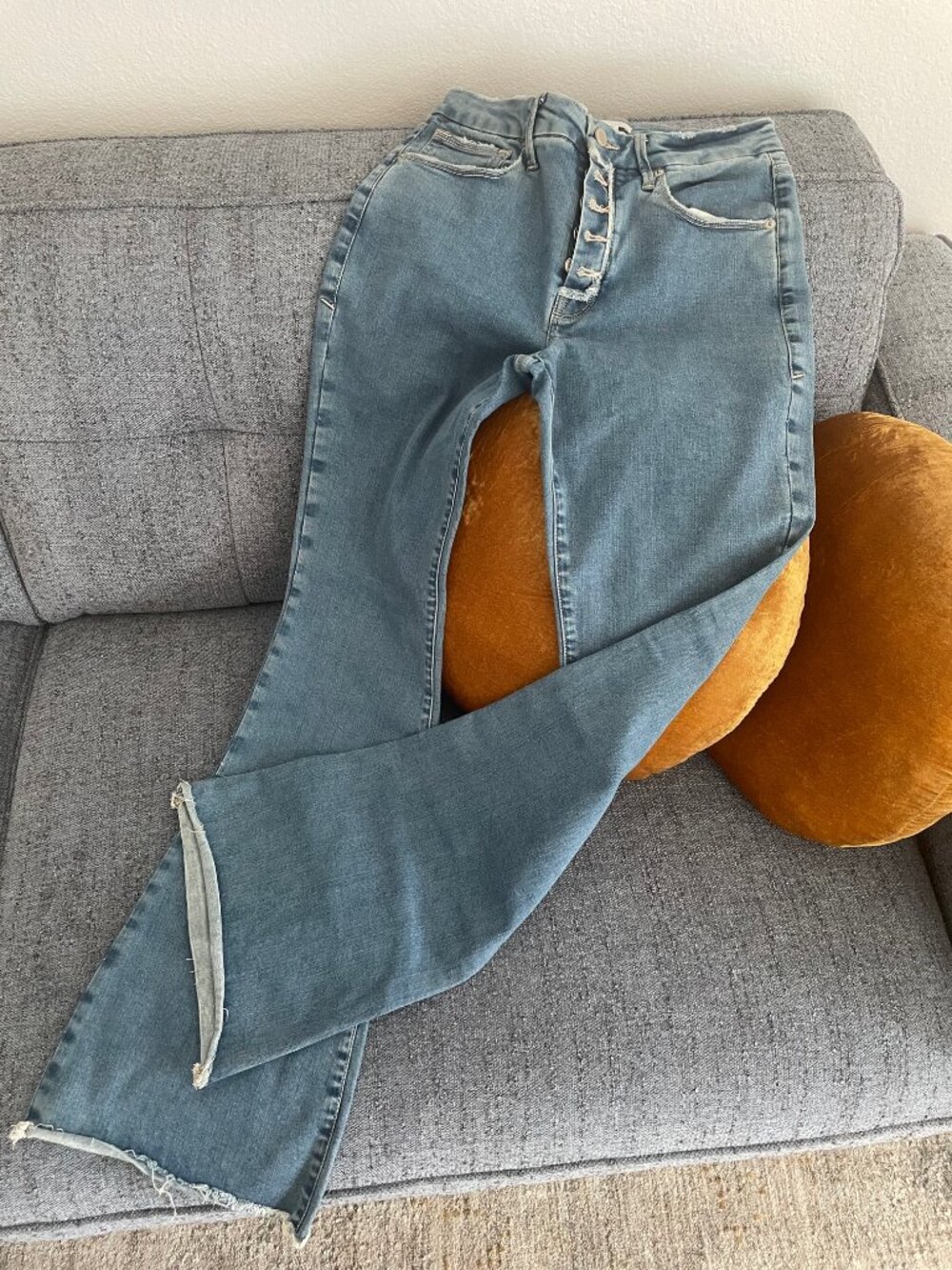 Good American Blue Denim Jeans, Flare leg with Fringe, Button Fly, Stretch 8/29